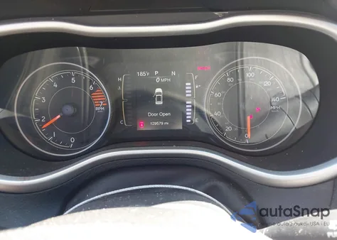 2018 Jeep Cherokee Latitude Plus 4X4 z USA, uszkodzony, nr VIN 1C4PJMLB9JD502810